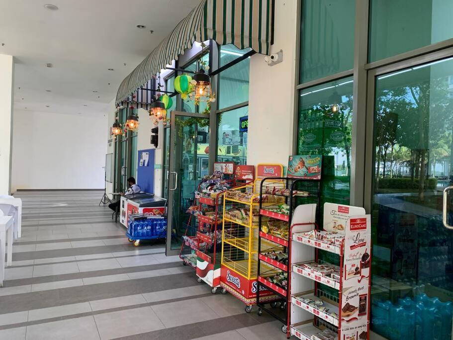 Stylish Romantic Couples Getaway - Netflix&Relax 7 Cyberjaya Luaran gambar