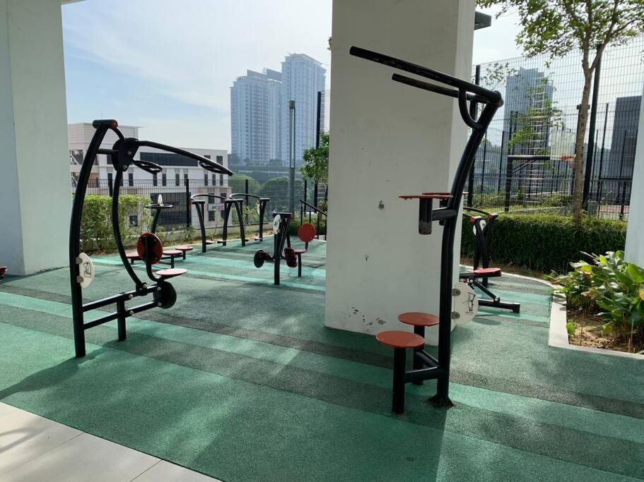 Stylish Romantic Couples Getaway - Netflix&Relax 7 Cyberjaya Luaran gambar